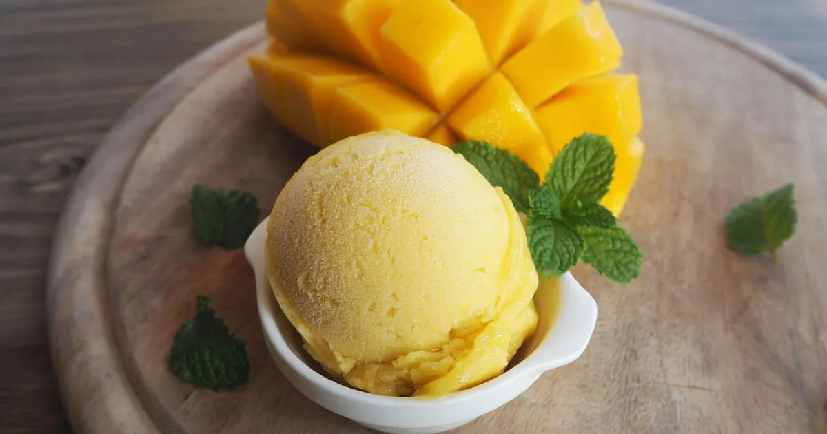 Helado casero de mango una cremosa receta con sólo cuatro ingredientes