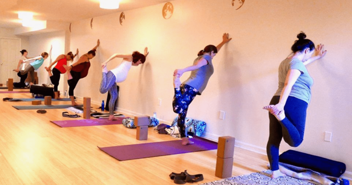 Ropa de Yoga para Mujer  Mejora tu práctica con lāal