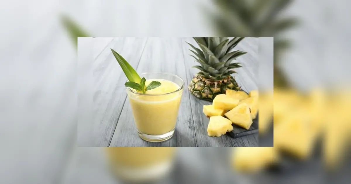 Fortalece tus rodillas con este licuado de piña, avena y almendras