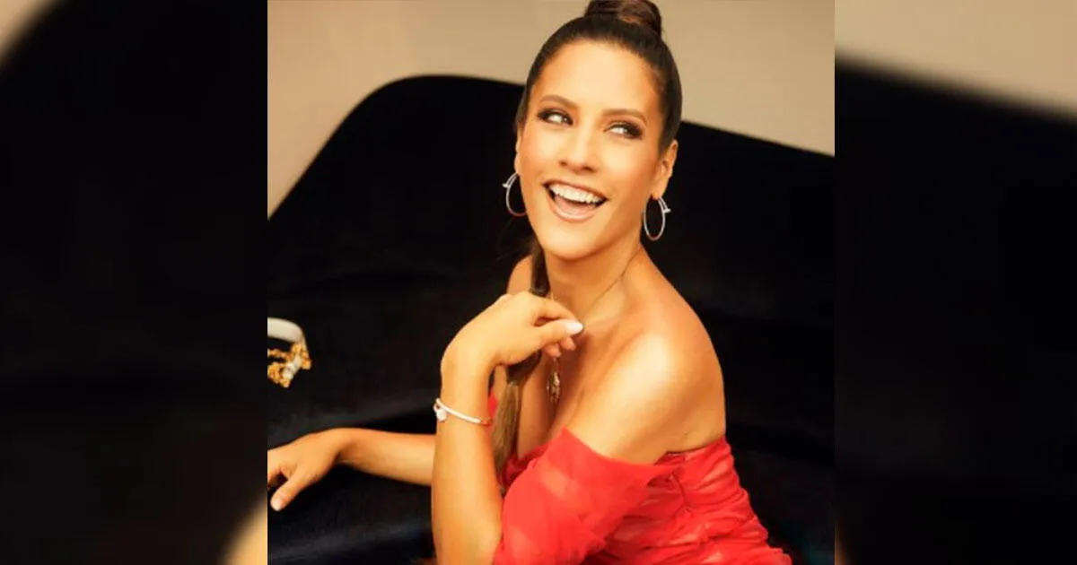 Maria Api Poco María Pía Copello deslumbra en Miami con radiante bikini texturizado ...