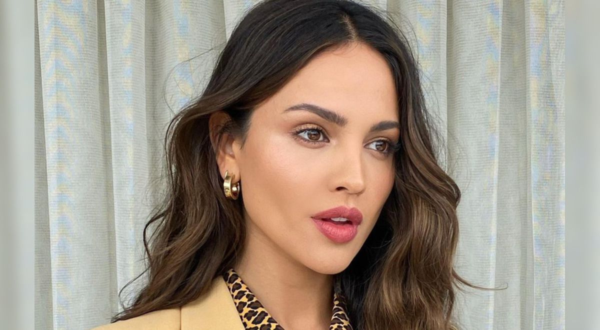 Eiza González welcomes summer with a romantic outfit that helps to stylize the figure