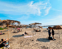 Llega con menos de 4 soles a esta majestuosa PLAYA de LIMA: sombrillas GRATIS, arena FINA y el mar es una PISCINA