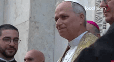 Papa León XIV se emociona al escuchar grito de peruanos en su primera salida oficial fuera del Vaticano