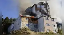 Incendio de gran magnitud destruye reconocido hotel y deja bomberos hospitalizados