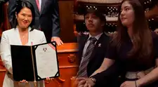 Kyara Villanella y su novio se roban la atención durante ceremonia oficial de entrega de credenciales a Keiko Fujimori: Así fue su aparición