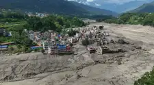 Tragedia en Nepal: INUNDACIONES deja al menos 90 muertos y cerca de 400 desaparecidos