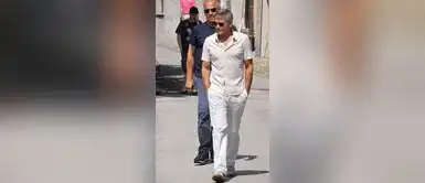 George Clooney es un soltero codiciado. Acostumbrándose a la soltería: George Clooney pasea por las calles de Italia