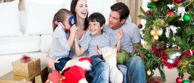 Foto: g.cdn.ecn.cl Cuatro tips para hacer una original foto familiar en esta Navidad