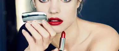 Foto: efeestilo.com El labial rojo daría más poder y seguridad a las mujeres