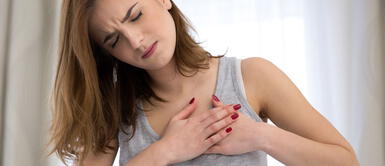 Las mujeres confunden el dolor de un ataque cardíaco con un cuadro de diabetes o presión alta. (Foto: Telemundo) Mujeres serían más propensas a morir por ataques cardiacos, según estudio