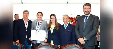 “El estudio y el deporte sí pueden ir de la mano” Aldo Corzo recibe beca tras clasificación a Rusia 2018 “El estudio y el deporte sí pueden ir de la mano” Aldo Corzo recibe beca tras clasificación a Rusia 2018