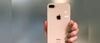 El iPhone 8 tiene una pantalla de 4,7 pulgadas. Procesador A11 de seis núcleos. 2GB de RAM y almacenamiento de 64 hasta 256 GB. Cámara frontal de 7MP y posterior de 12MP. Precio: más de S/. 3.500 El iPhone 8 tiene una pantalla de 4,7 pulgadas. Procesador A11 de seis núcleos. 2GB de RAM y almacenamiento de 64 hasta 256 GB. Cámara frontal de 7MP y posterior de 12MP. Precio: más de S/. 3.500