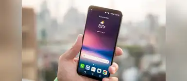 El celular LG V30 tiene una pantalla de 6 pulgadas. Procesador Snapdragon 835 2.45GHz. 4GB de RAM y almacenamiento hasta 256 GB. Doble cámara posterior de 16 y 13MP. Una frontal de 5MP. Precio: más de S/. 3.500. El celular LG V30 tiene una pantalla de 6 pulgadas. Procesador Snapdragon 835 2.45GHz. 4GB de RAM y almacenamiento hasta 256 GB. Doble cámara posterior de 16 y 13MP. Una frontal de 5MP. Precio: más de S/. 3.500.