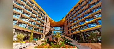 Más de 100.000 personas visitaron el establecimiento hotelero durante sus primeros tres años de funcionamiento. Más de 100.000 personas visitaron el establecimiento hotelero durante sus primeros tres años de funcionamiento.