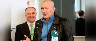 Antonio Banderas asombra con nuevo look para encarnar a Pablo Picasso Antonio Banderas asombra con nuevo look para encarnar a Pablo Picasso