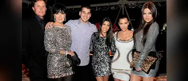 Khloé Kardashian tiene una fisonomía distinta a la de sus hermanas Kim y Kourtney Kardashian. Khloé Kardashian tiene una fisonomía distinta a la de sus hermanas Kim y Kourtney Kardashian.