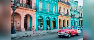 Irte a Cuba es hacer un viaje en el tiempo. Este país caribeño se resiste por causa propia y ajena a los grandes cambios. Sus fachadas coloridas y carros antiguos son encantadores. Irte a Cuba es hacer un viaje en el tiempo. Este país caribeño se resiste por causa propia y ajena a los grandes cambios. Sus fachadas coloridas y carros antiguos son encantadores.