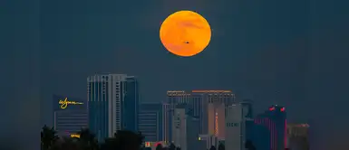 La superluna en Las Vegas, Estados Unidos. La superluna en Las Vegas, Estados Unidos.