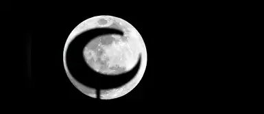 La superluna ilumina la Marina de Dubai Marina. La superluna ilumina la Marina de Dubai Marina.