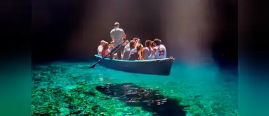 Melissani: Lago de agua pura, Grecia. Melissani: Lago de agua pura, Grecia.