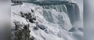 Sus aguas también se congelaron. Sus aguas también se congelaron.