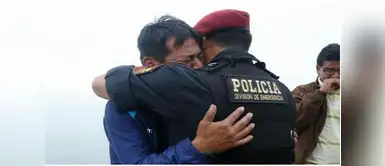Pasamayo: Abrazo de policía a padre de víctima conmueve en redes sociales Pasamayo: Abrazo de policía a padre de víctima conmueve en redes sociales