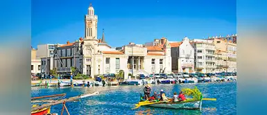 Sète es un puerto del Mediterráneo francés. Sète es un puerto del Mediterráneo francés.