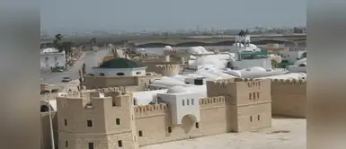 Túnez es un país africano y el precio con hotel incluido, alojamiento nivel medio y manutención es de unos 12-13 euros (Aprox. 90) al día. Túnez es un país africano y el precio con hotel incluido, alojamiento nivel medio y manutención es de unos 12-13 euros (Aprox. 90) al día.