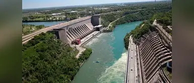 Primera central hidroeléctrica del Niágara, construida por Tesla y George Westinghouse en 1895 y hoy convertida en museo en EE.UU Primera central hidroeléctrica del Niágara, construida por Tesla y George Westinghouse en 1895 y hoy convertida en museo en EE.UU