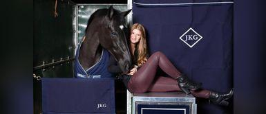 Jennifer adora los caballos Jennifer adora los caballos