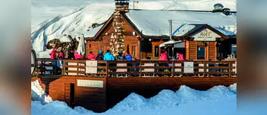 Terraza del Moët Winter Lounge, en la estación de Baqueira. Terraza del Moët Winter Lounge, en la estación de Baqueira.