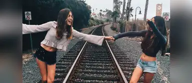 10 ventajas de tener una amiga Acuario 10 ventajas de tener una amiga Acuario