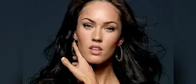 Megan Fox sufre de braquidactilia, una malformación que ha impedido que su dedo pulgar se desarrolle bien. Megan Fox sufre de braquidactilia, una malformación que ha impedido que su dedo pulgar se desarrolle bien.