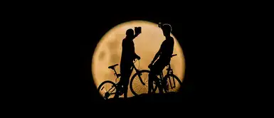 Dos ciclistas se hacen un selfie con la superluna en Lancelin (Australia). Créditos: PAUL KANE (GETTY IMAGES) Dos ciclistas se hacen un selfie con la superluna en Lancelin (Australia). Créditos: PAUL KANE (GETTY IMAGES)