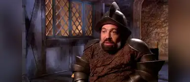 Danny Woodburn es conocido particularmente por interpretar a Mickey Abbot en la serie “Seinfield”. Sufre de enanismo y debido a ello, suele aparecer como elfo en contenidos navideños, como en “El regalo prometido”. Danny Woodburn es conocido particularmente por interpretar a Mickey Abbot en la serie “Seinfield”. Sufre de enanismo y debido a ello, suele aparecer como elfo en contenidos navideños, como en “El regalo prometido”.