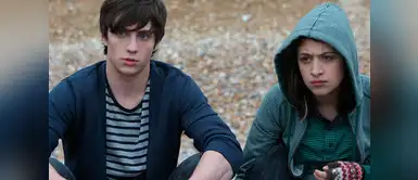 Angus, Thongs, and Perfect Snogging, es un filme británico dirigido por Gurinder Chadha. Angus, Thongs, and Perfect Snogging, es un filme británico dirigido por Gurinder Chadha.