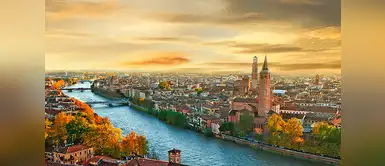 Verona, Italia. Desde este balcón se asomaba Julieta. Verona, Italia. Desde este balcón se asomaba Julieta.