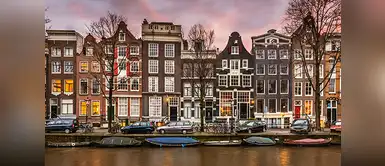 Ámsterdam. Sus centros nocturnos de la ciudad forman parte de la gran oferta de entretenimiento y diversión de esta ciudad holandesa. Ámsterdam. Sus centros nocturnos de la ciudad forman parte de la gran oferta de entretenimiento y diversión de esta ciudad holandesa.