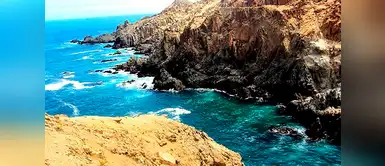 La playa de Jihuay, un paraíso con arena blanca y formaciones rocosas. Se encuentra en la provincia de Caravellí, a la altura del km 594 de la Panamericana Sur La playa de Jihuay, un paraíso con arena blanca y formaciones rocosas. Se encuentra en la provincia de Caravellí, a la altura del km 594 de la Panamericana Sur