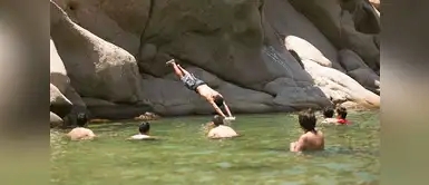 aleta La Francesa y Ancumpita. Cerca de la caleta San José, encontrarás esta playa tranquila, casi sin olas y que cuenta con una diversa fauna marina. aleta La Francesa y Ancumpita. Cerca de la caleta San José, encontrarás esta playa tranquila, casi sin olas y que cuenta con una diversa fauna marina.