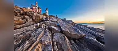 Faro de Permaquid Point, en la costa central de Maine. Faro de Permaquid Point, en la costa central de Maine.