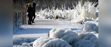 El lago suizo de Neuchatel El lago suizo de Neuchatel