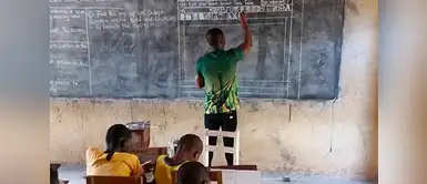 Microsoft regalará una computadora al profesor que enseña Word en una pizarra Microsoft regalará una computadora al profesor que enseña Word en una pizarra