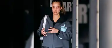 Sin gota de maquillaje fue captada la actriz Jessica Alba, minutos después de salir del gimnasio en Los Ángeles. Sin gota de maquillaje fue captada la actriz Jessica Alba, minutos después de salir del gimnasio en Los Ángeles.