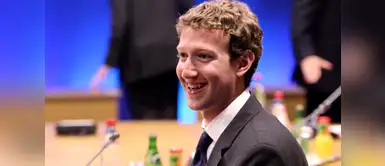 Mark Zuckerberg, joven magnate dueño de Facebook, donará el 99% de sus acciones en la compañía a su fundación y no a su hija. Mark Zuckerberg, joven magnate dueño de Facebook, donará el 99% de sus acciones en la compañía a su fundación y no a su hija.