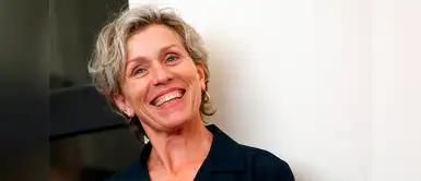Frances McDormand nació en Chicago y fue adoptada por una pareja nacida en Canadá. Frances McDormand nació en Chicago y fue adoptada por una pareja nacida en Canadá.