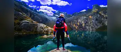 Laguna Churup en Huaraz, Ancash Laguna Churup en Huaraz, Ancash