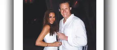 Meghan y Trevor celebrando su boda en Jamaica Meghan y Trevor celebrando su boda en Jamaica