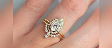 Géminis: Pera. Eres gentil y algo con un look de este estilo es el indicado para tu signo. Los diamantes en forma de pera dan una vibra realista pero romántica. Es simple pero súper llamativo. Géminis: Pera. Eres gentil y algo con un look de este estilo es el indicado para tu signo. Los diamantes en forma de pera dan una vibra realista pero romántica. Es simple pero súper llamativo.