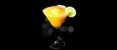Aprende a preparar un rico daiquiri de durazno Disfruta de un rico Daiquiri de durazno hecho en casa